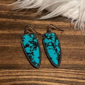 Kendra Scott turquoise arrowhead earrings